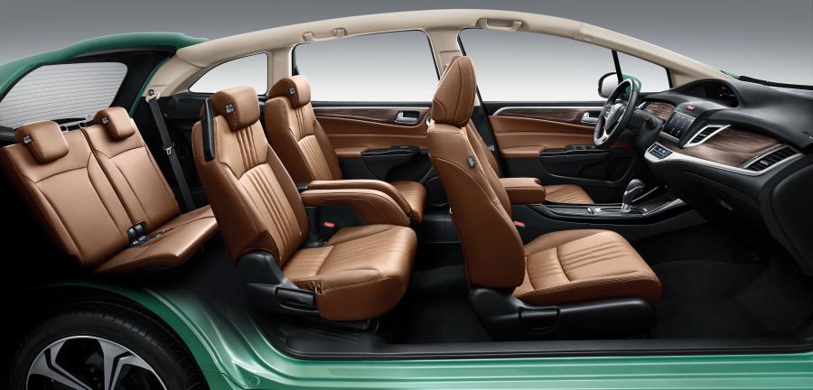 Интерьер Honda Jade 2016 года  (CN) (фото 3 из 15)